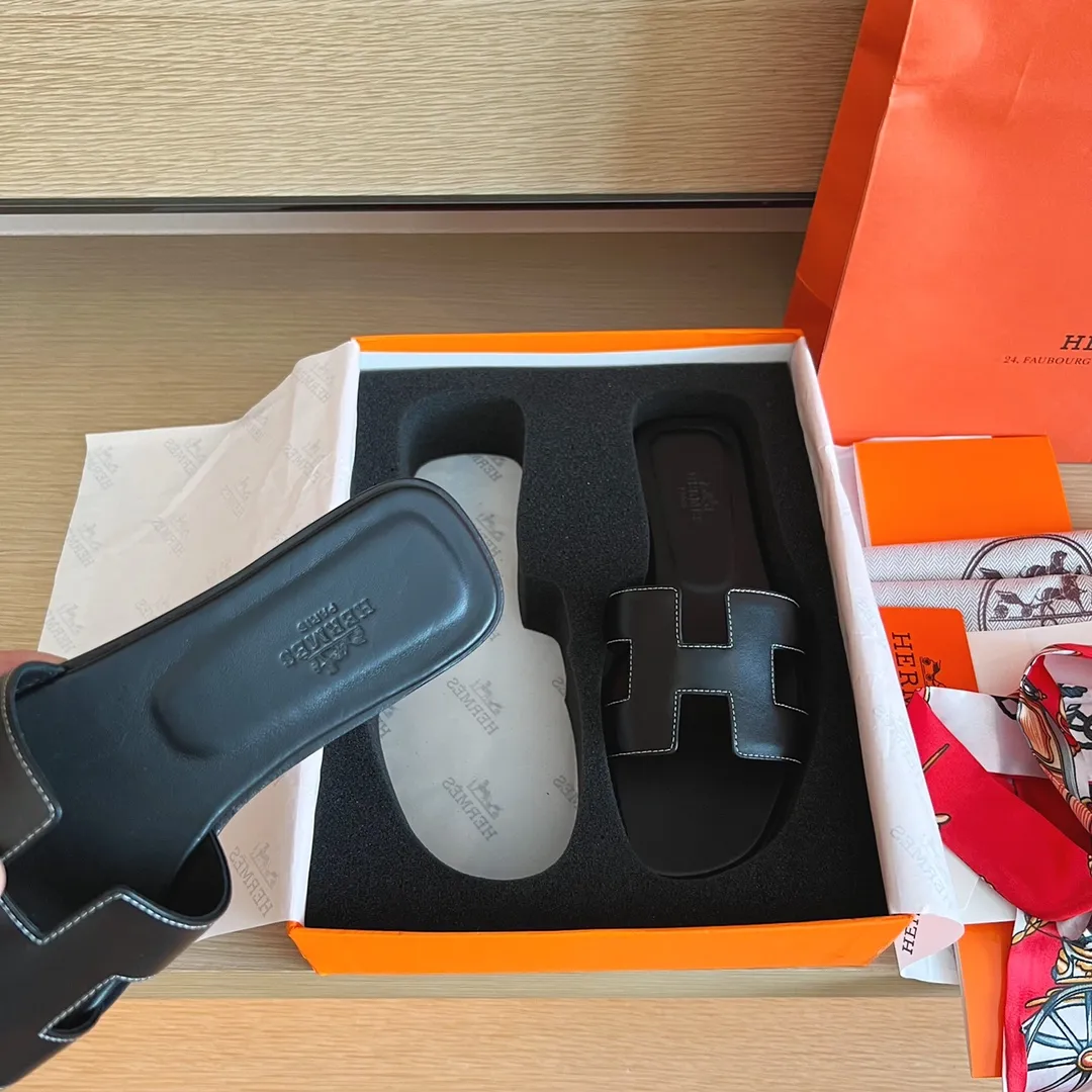 👟👟Ex-factory price 480👟👟 Women's shoes, women's clothing, women's shoes, women's clothing Hermès) The packaging has been upgraded, and the style and workmanship materials have been upgraded. Hermes®🔴Handmade Shoes👟👟 Women's Shoes Women's Clothing Women's Shoes Women's Clothing 👟👟 Women's Shoes Women's Clothing Women's Shoes Women's Clothing Products Hermès Slippers🐎 —————————— The 2023 early spring new model is the same as the original version, purely handmade by masters! ❥High-end customization, exclusive products, industry❥Using: Hermers upper: Italian imported cowhide + original custom-grade Australian sheepskin feet + genuine leather outsole (pursuing walking comfort) 👟👟 Women's shoes Women's clothing Women's shoes Women's clothing ~~〰〰〰〰❥ Packaging: ✔🚦Pay attention to the exclusive exclusive packaging 〰Original quality on sale━━━━Hermes━━━━━ size: 35-40 (34.41.42 custom-made, non-refundable)